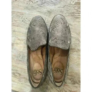 Sofft Severn Loafer Dress Shoe Size 7 Gray Suede Snake Print Comfort Shoe